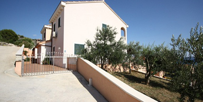 Schöne Villa in der Nähe von Trogir  (1)
