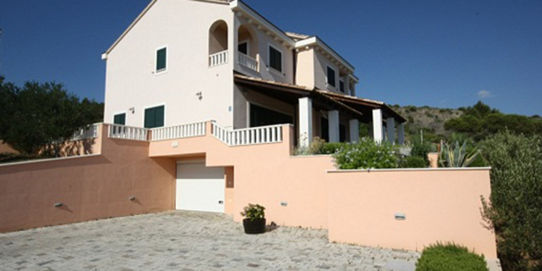 Schöne Villa in der Nähe von Trogir  (2)
