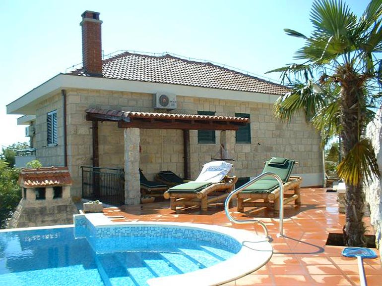 Wunderschöne Villa mit Pool in der Nähe von Split